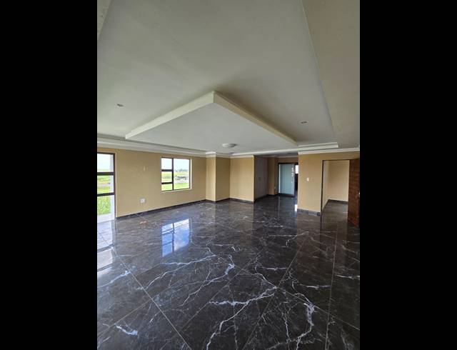 6 BEDROOM HOUSE FOR SALE IN RIVERSDALE